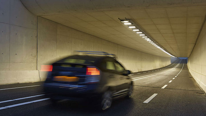 Oświetlenie dróg na lotnisku — ochrona przed zanieczyszczeniem światłem