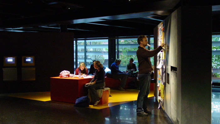 Oświetlenie marki Philips w pomieszczeniach odpoczynkowych w Brugzaal Uniwersytetu w Utrechcie.