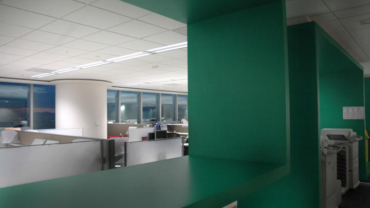 biuro w budynku HSBC Tower w oświetleniu firmy Philips