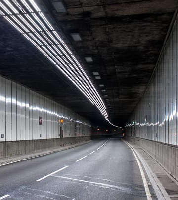 Oświetlenie LED marki Philips skutecznie oświetlające tunel Meir