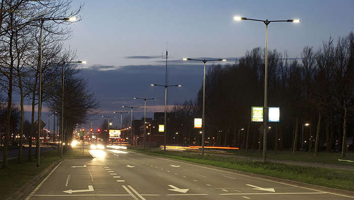 Ulica z oświetleniem Philips Lighting 