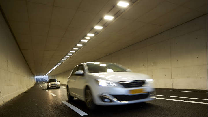 Tunel z oświetleniem Philips Lighting