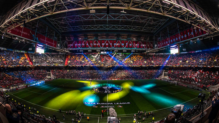 Dynamiczne efekty świetlne — oświetlenie Philips Arena