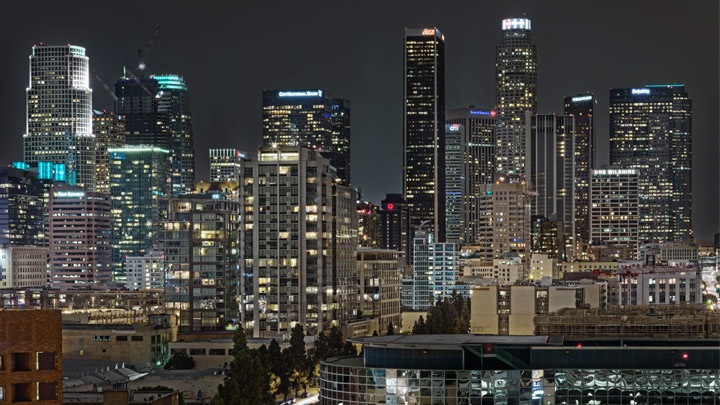 System CityTouch Philips Lighting to infrastruktura do miast inteligentnych, które zaczynają się od inteligentnego oświetlenia ulicznego