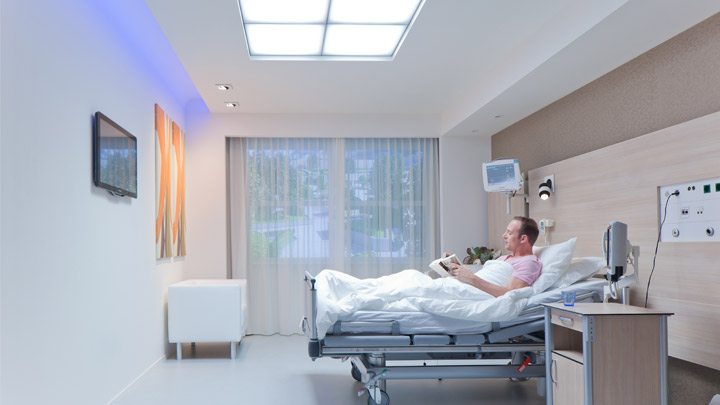 HealWell firmy Philips Lighting to kompletny system oświetleniowy do sal, który poprawia komfort pacjentów