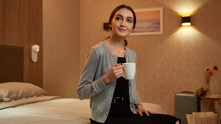 Oświetlenie hotelowe — RoomFlex firmy Philips Lighting może dostosowywać oświetlenie na podstawie kart magnetycznych gości i obsługi