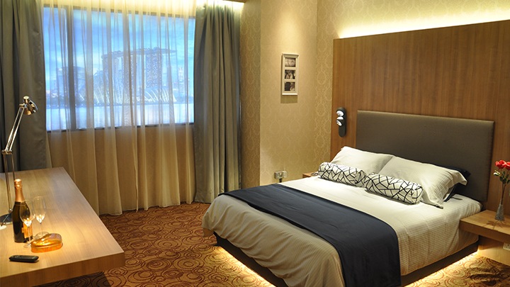Oświetlenie hotelowe — RoomFlex firmy Philips Lighting to kompletny i inteligenty system sterowania do pokoi hotelowych
