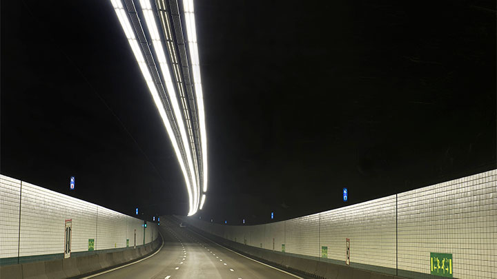 Zoptymalizuj oświetlenie i bezpieczeństwo dzięki systemowi oświetlenia tunelowego stworzonemu specjalnie pod kątem technologii LED