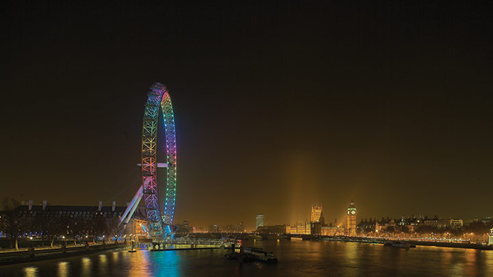 Stylowo oświetlone London Eye