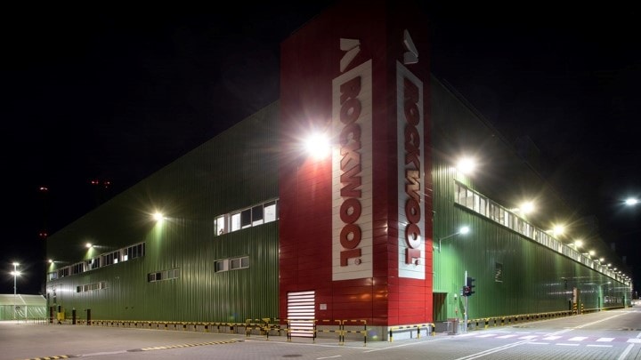 Energia tańsza o 80% – kulisy współpracy Signify i Rockwool