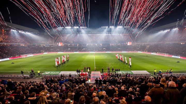 oświetlenie stadionu piłkarskiego
