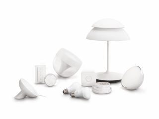 „Inteligentna kolekcja oświetlenia LED Philips Hue obejmująca lampy stołowe, żarówki i urządzenia sterujące do personalizowanego oświetlenia i nastroju w domu”.